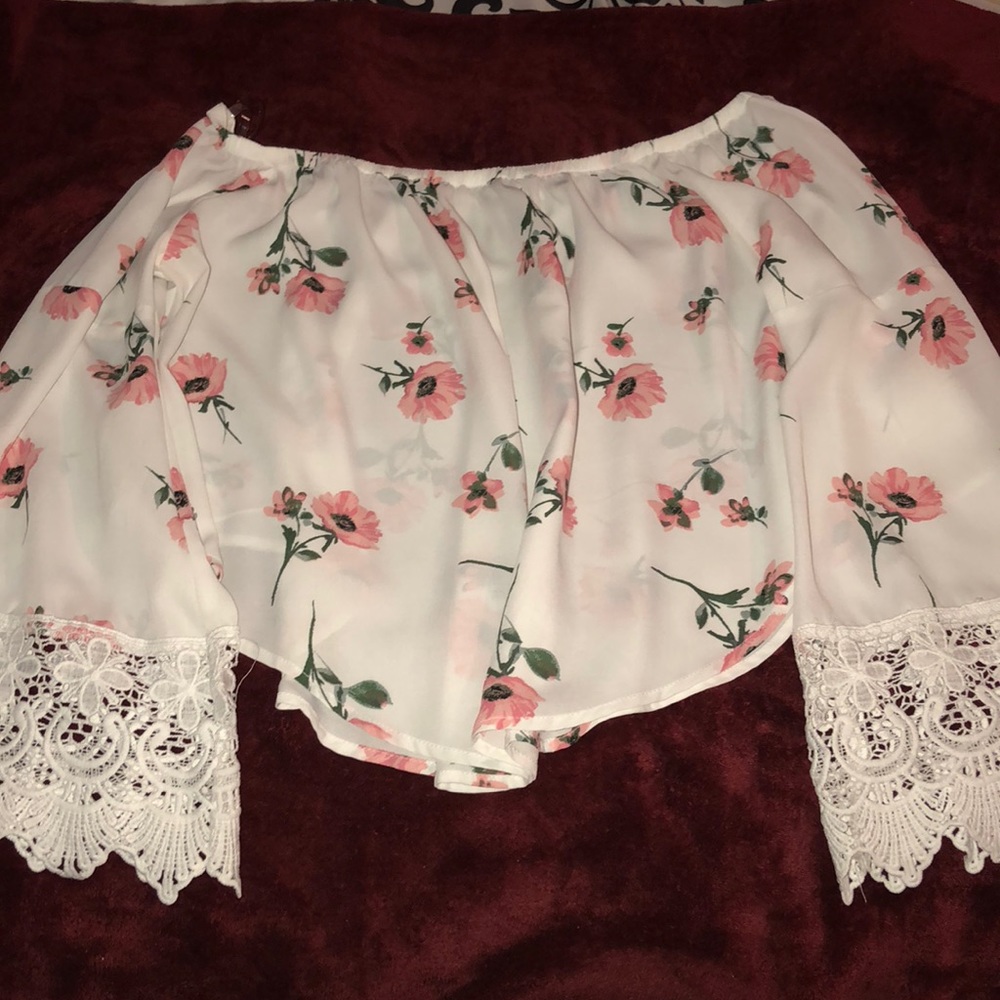 Crop top with pink flowers